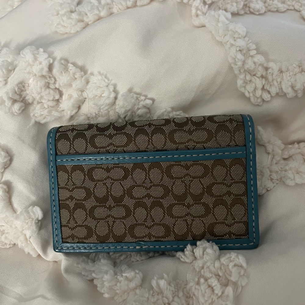 Coach Compact Snatch Wallet - Picture 4 of 6